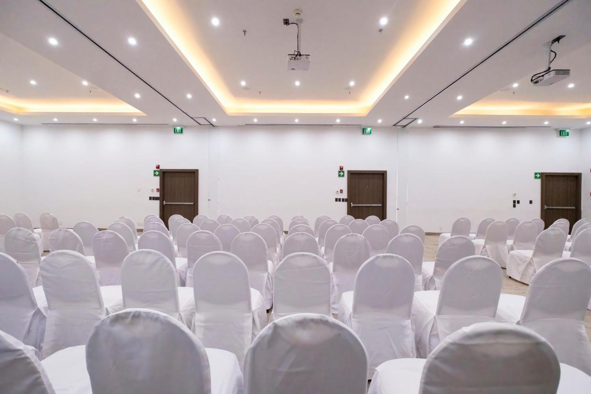Holiday Inn Uruapan By Ihg Exteriör bild