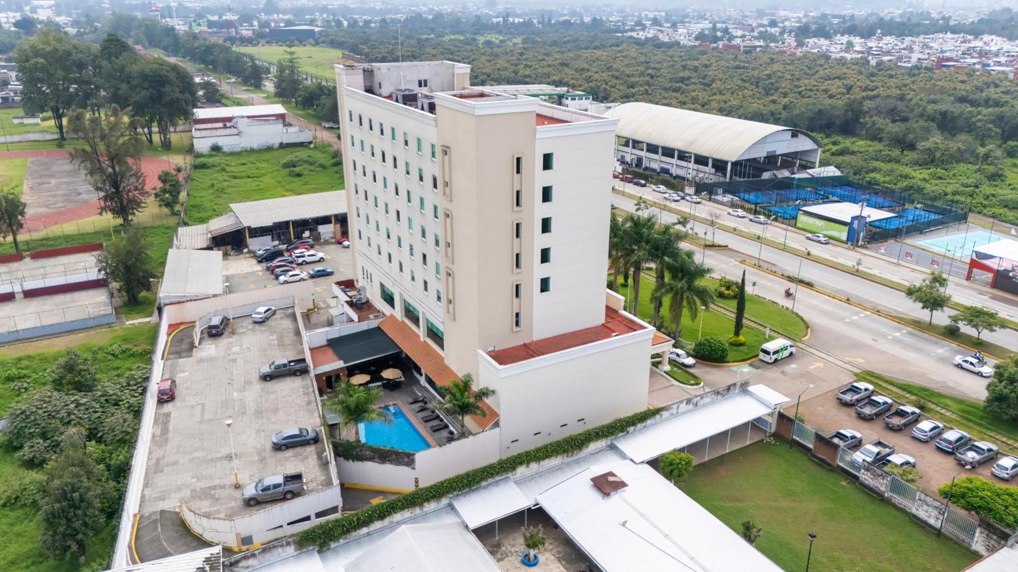 Holiday Inn Uruapan By Ihg Exteriör bild