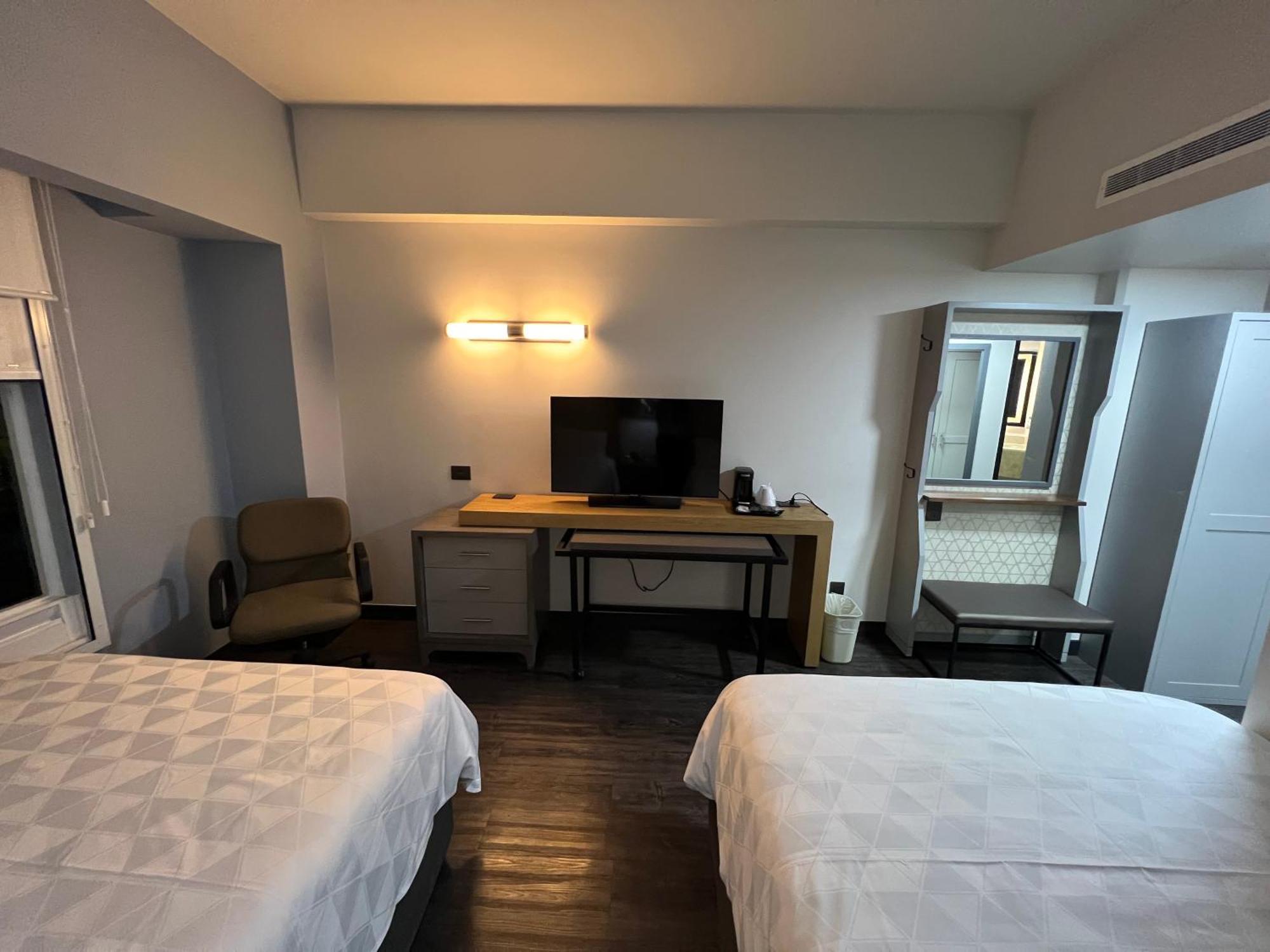 Holiday Inn Uruapan By Ihg Exteriör bild