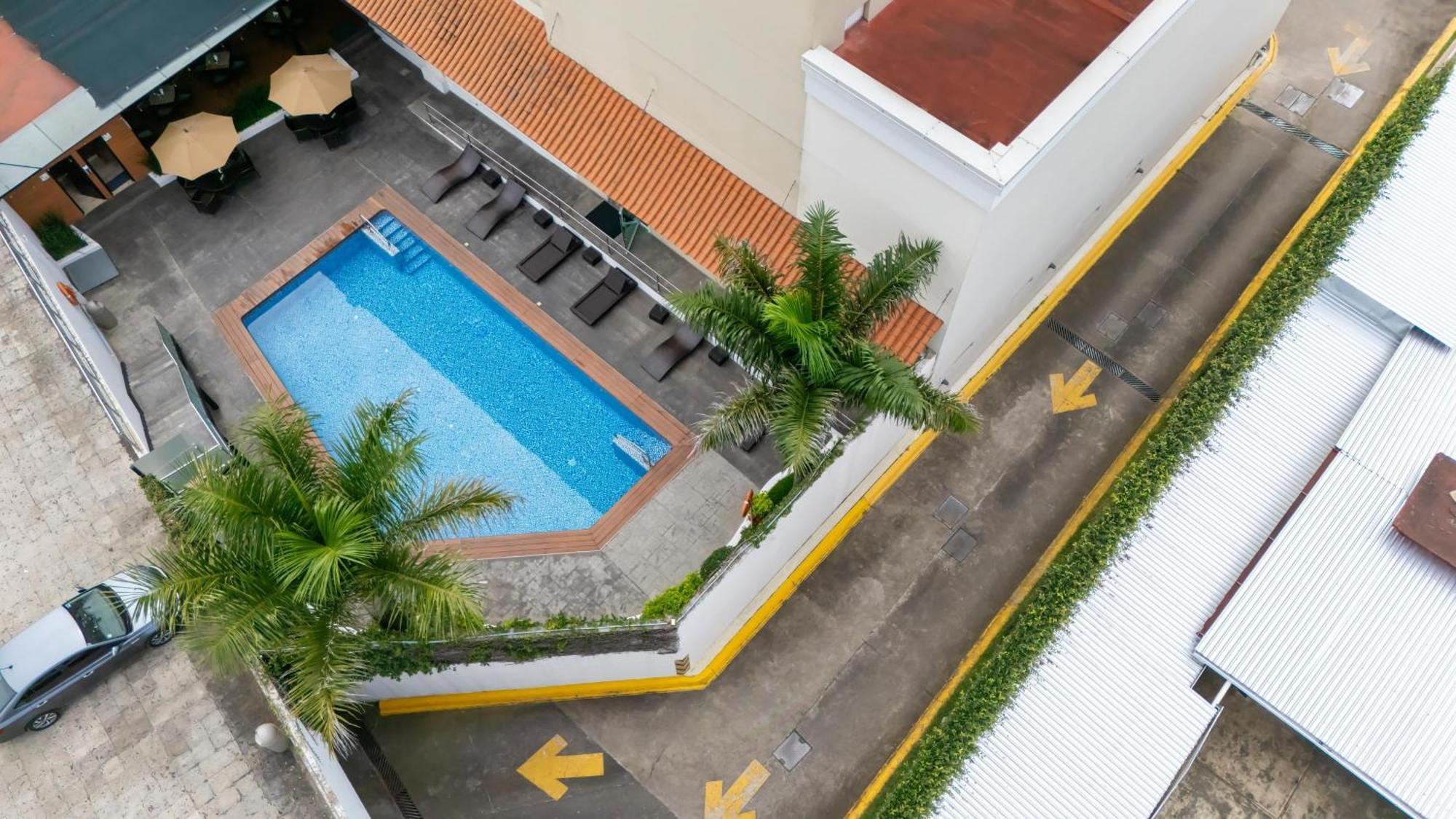 Holiday Inn Uruapan By Ihg Exteriör bild