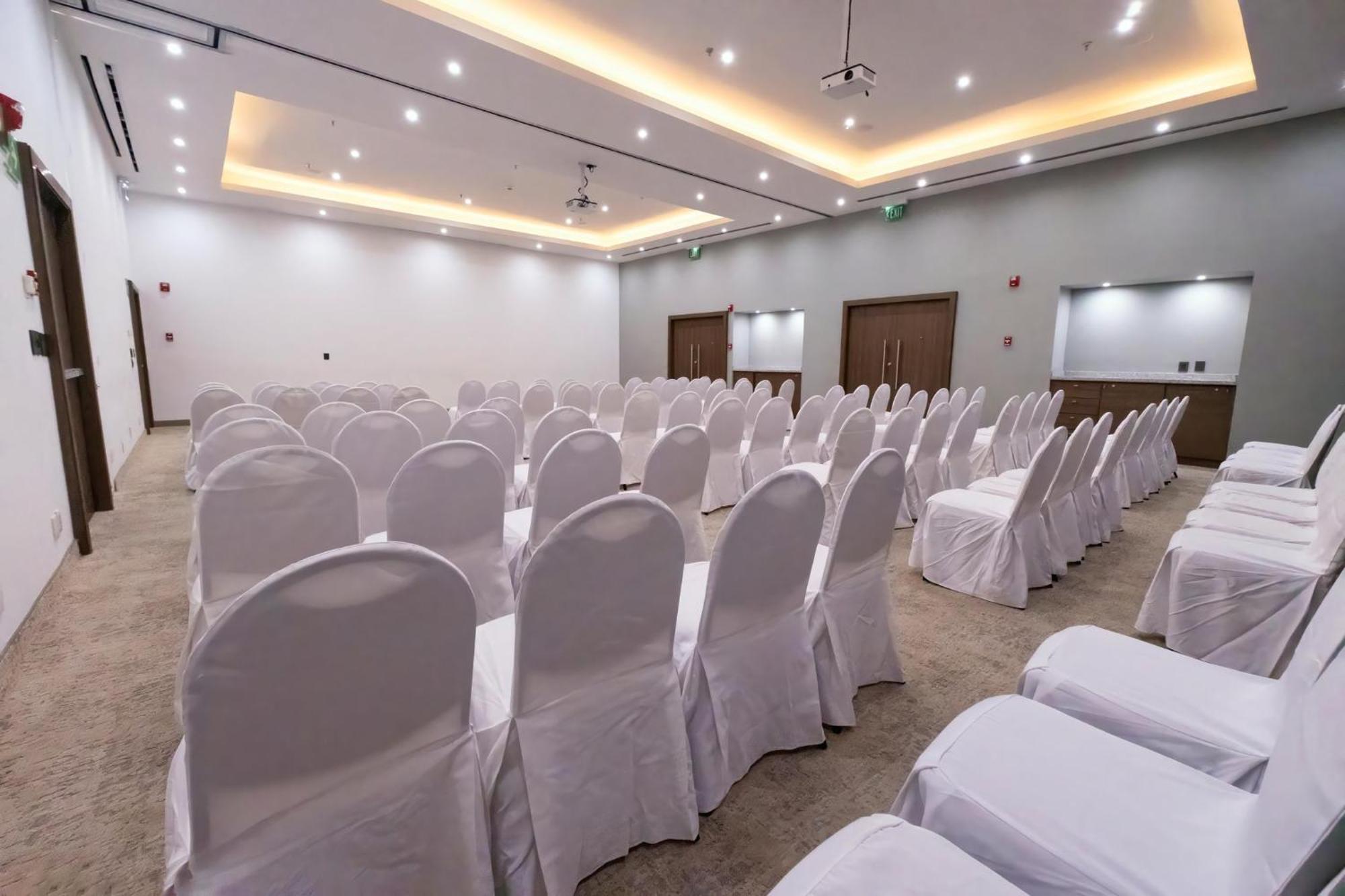 Holiday Inn Uruapan By Ihg Exteriör bild