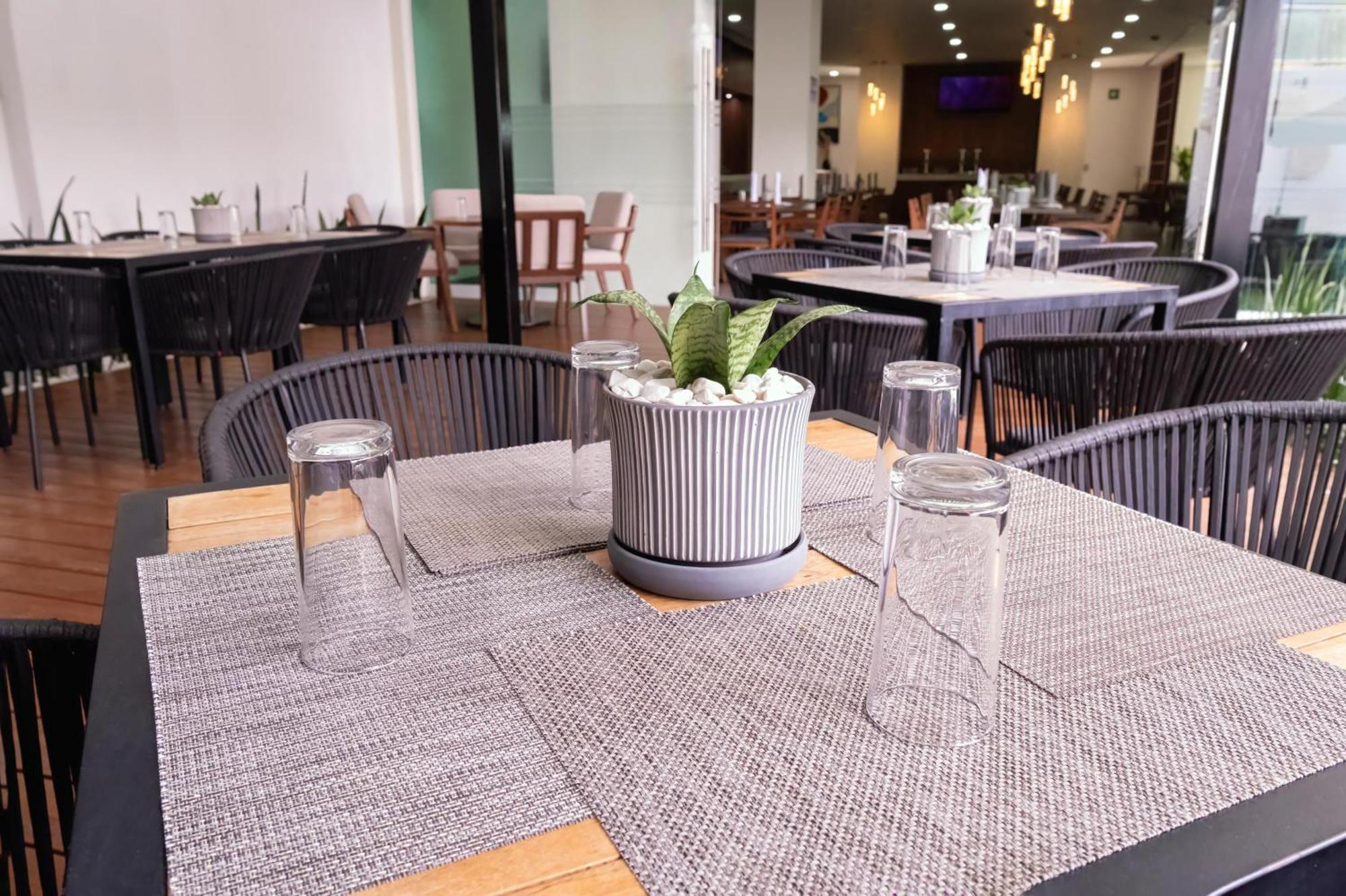 Holiday Inn Uruapan By Ihg Exteriör bild